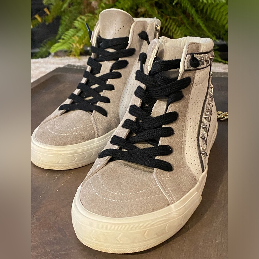 Vintage Havana Gray/White High-Top Sneakers